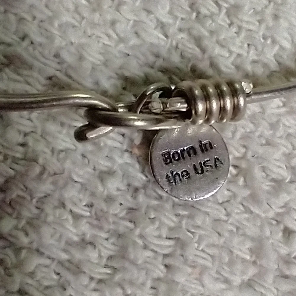 Silvertone graduation 🎓 born in the USA 2022 wire bracelet